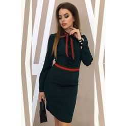 Sukienka MARVILA BLACK. Czarne sukienki damskie Sukienka MARVILA BLACK, l, bez wzorów, bez kołnierzyka, bez ramiączek. W wyprzedaży za 99.00 zł.