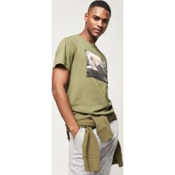 O'Neill Surf Koszulka Zielony Brązowy. Brązowe t-shirty męskie O'Neill, s, bez wzorów, z bawełny, bez kołnierzyka, bez ramiączek. Za 119.95 zł.