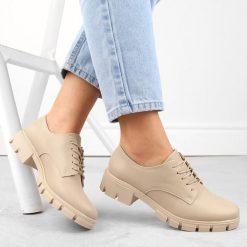 Półbuty damskie oksfordki beżowe M.Daszyński MR23119-5. Brązowe półbuty damskie M.Daszyński, bez wzorów, ze skóry ekologicznej, bez obcasa, na obcasie, bez zapięcia. Za 159.99 zł.