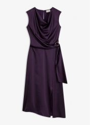 Sukienka midi z lejącej satyny. Fioletowe sukienki damskie bonprix, bez wzorów, z satyny, bez kołnierzyka, bez ramiączek, midi. Za 189.99 zł.