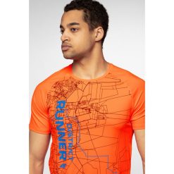 Koszulka do biegania męska TSMF214 - pomarańcz neon. T-shirty męskie 4F, m, bez wzorów, z dzianiny, bez kołnierzyka, bez ramiączek. W wyprzedaży za 49.99 zł.