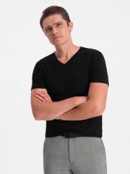 Męski sygnowany t-shirt V-neck z elastanem – czarny V3. Czarne t-shirty męskie Ombre Clothing, m, bez wzorów, z bawełny, bez kołnierzyka, bez ramiączek. W wyprzedaży za 52.50 zł.