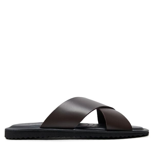 Klapki Geox. Brązowe klapki męskie Geox, bez wzorów, bez zapięcia. Za 225.99 zł.