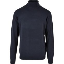 Sweter z golfem Urban Classics. Niebieskie swetry męskie Urban Classics, m, bez wzorów, biznesowe, bez kołnierzyka, bez ramiączek. Za 132.50 zł.