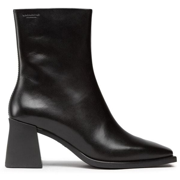 Botki Vagabond Shoemakers. Czarne botki damskie Vagabond Shoemakers, bez wzorów, bez obcasa, na słupku, bez zapięcia. Za 499.99 zł.