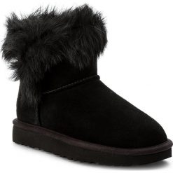 Buty UGG - W Milla 1018303 W/Blk. Czarne śniegowce damskie UGG, ze skóry, bez zapięcia. Za 899.00 zł.