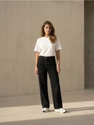 Jeansy wide leg comfort mid waist - czarny. Czarne jeansy damskie Sinsay, bez wzorów, z jeansu. Za 69.99 zł.