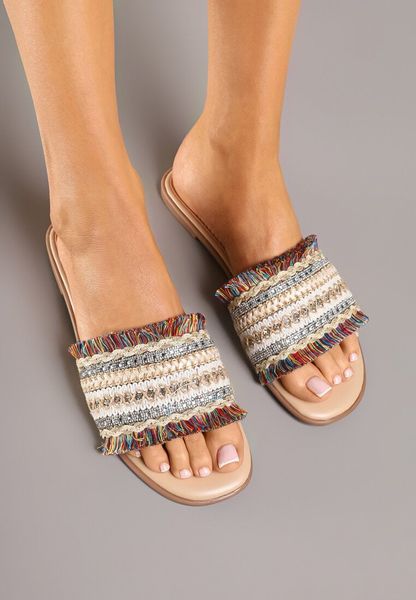 Beżowo-Czerwone Klapki Ozdobione Cyrkoniami i Frędzlami w Stylu Boho Ridivenna. Brązowe klapki damskie Renee, na lato, bez wzorów, boho, bez obcasa, na płaskiej podeszwie, bez zapięcia. Za 79.99 zł.