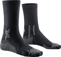 Skarpetki biegowe X-Socks Run Perform Crew. Czarne skarpetki damskie X-Socks, bez wzorów, z materiału. Za 139.60 zł.