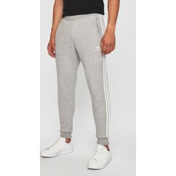 Adidas Originals - Spodnie. Szare spodnie materiałowe męskie adidas Originals, bez wzorów, z bawełny. Za 249.90 zł.