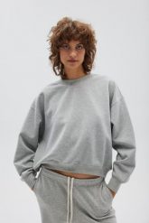 Bluza damska typu oversize w kolorze LIGHT GREY MELANGE - PINEY-UNI. Szare bluzy damskie Marsala, uniwersalny, bez wzorów, z bawełny, bez ramiączek, bez kaptura. Za 259.90 zł.