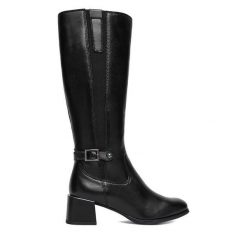 Kozaki Lasocki. Czarne kozaki damskie Lasocki, bez wzorów, bez obcasa, na słupku, bez zapięcia. Za 419.99 zł.