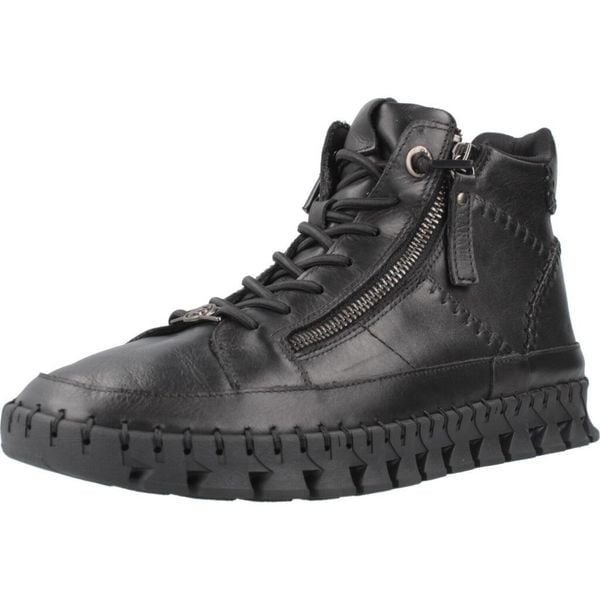 Buty CARMELA 162708C Czarny. Czarne obuwie trekkingowe damskie Carmela, ze skóry, bez zapięcia. Za 447.29 zł.