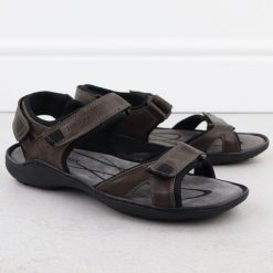 Sandały męskie skórzane na rzepy brązowe Helios 854. Brązowe sandały męskie Helios, bez wzorów, ze skóry, bez zapięcia. Za 329.99 zł.