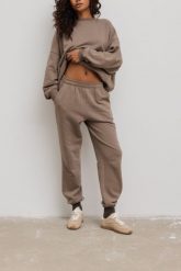 Spodnie dresowe w kolorze GRAY TAUPE - JOLLY-L. Szare spodnie dresowe damskie Marsala, bez wzorów, z bawełny, eleganckie, z podwyższonym stanem. Za 249.90 zł.