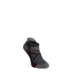 Skarpety turystyczne Smartwool Hike Light Cushion Low Ankle Socks. Szare skarpetki damskie Smartwool, bez wzorów. Za 85.87 zł.