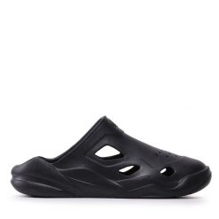 Klapki Champion. Czarne klapki damskie Champion, bez wzorów, sportowe, bez obcasa, bez zapięcia. Za 129.99 zł.
