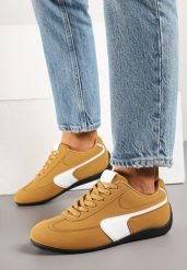 Jasnobrązowe Sneakersy w Stylu Kultowych Tenisówek Virritia. Brązowe obuwie sportowe damskie Born2be, z aplikacjami, z jeansu, bez zapięcia, tenisowe. Za 84.99 zł.