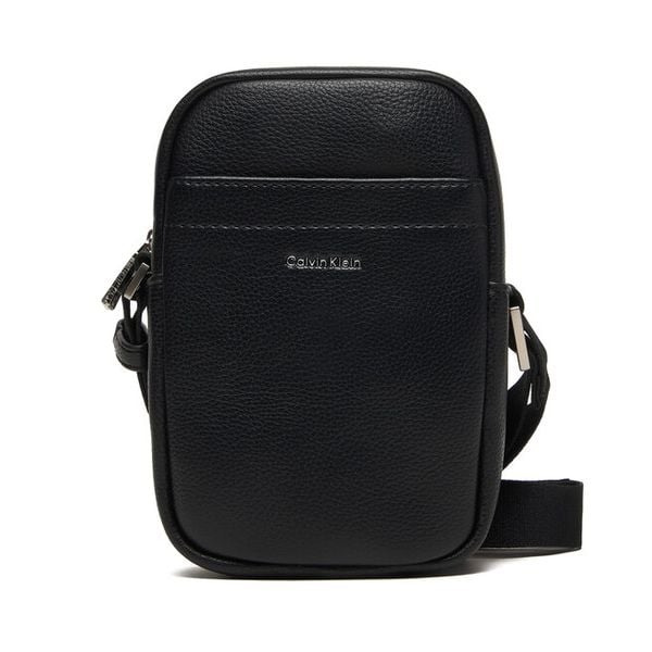 Saszetka Calvin Klein. Czarne saszetki i nerki męskie Calvin Klein, bez wzorów. Za 169.99 zł.