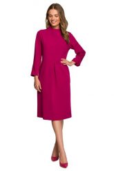 Sukienka elegancka pudełkowa z dekoracyjnymi zaszewkami fioletowa. Fioletowe sukienki damskie Stylove, do pracy, xl, bez wzorów, biznesowe, bez kołnierzyka, bez ramiączek. Za 359.00 zł.