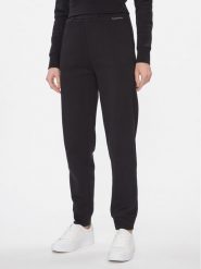 Calvin Klein Spodnie dresowe Metallic Micro Logo Jogger K20K206965 Czarny Regular Fit. Czarne spodnie dresowe damskie Calvin Klein, bez wzorów, z dresówki. Za 269.99 zł.