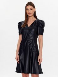 DKNY Sukienka z imitacji skóry DD2K4479 Granatowy Regular Fit. Niebieskie sukienki damskie DKNY, bez wzorów, ze skóry, bez kołnierzyka, bez ramiączek. Za 599.99 zł.
