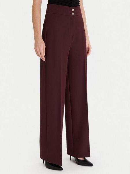 Maryley Spodnie materiałowe 25IB680/M17 Bordowy Regular Fit. Czerwone spodnie materiałowe damskie Maryley, bez wzorów, z materiału. Za 319.99 zł.