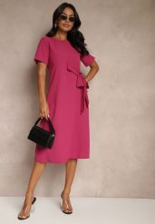 Fioletowa Rozkloszowana Sukienka Vices Zdobiona Wiązaniem Folarenne. Fioletowe sukienki damskie Renee, l, z aplikacjami, eleganckie, bez kołnierzyka, bez ramiączek, midi, kopertowe. Za 89.99 zł.