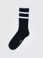 Skarpety unisex długie czarne Ribs 906. Czarne skarpetki damskie BIG STAR, bez wzorów. W wyprzedaży za 13.99 zł.