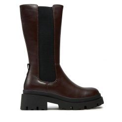 Kozaki ONLY. Brązowe kozaki damskie ONLY, bez wzorów, bez obcasa, na płaskiej podeszwie, bez zapięcia. Za 349.99 zł.