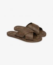 Superdry Klapki Vintage Cross Strap ze skóry syntetycznej – DARK BROWN. Brązowe klapki damskie Superdry, bez wzorów, ze skóry, bez zapięcia. Za 204.30 zł.