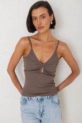 TOP GIGI KAKAO XS - Flawless. Topy damskie Flawless, l, bez wzorów, z bawełny, eleganckie, bez kołnierzyka, bez ramiączek. Za 167.00 zł.