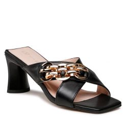 Klapki L37. Czarne klapki damskie L37, bez wzorów, bez obcasa, bez zapięcia. Za 449.99 zł.