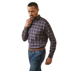 Koszula z długim rękawem Ariat Clement. Niebieskie koszule męskie Ariat, bez wzorów, eleganckie, bez kołnierzyka, bez ramiączek. Za 395.00 zł.