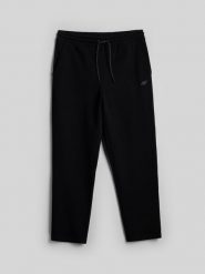 4F Spodnie dresowe męskie - czarne S. Czarne spodnie sportowe męskie 4F, m, bez wzorów, z dresówki. Za 149.99 zł.