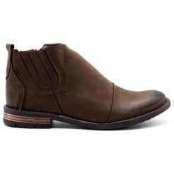 KOMODO Buty męskie zimowe 872K brązowe. Brązowe botki męskie na zimę, bez wzorów, ze skóry, biznesowe, bez obcasa, bez zapięcia. Za 438.49 zł.