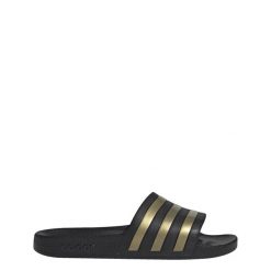 Klapki adilette Aqua. Czarne klapki damskie Adidas, bez wzorów, sportowe, bez obcasa, bez zapięcia. Za 99.95 zł.
