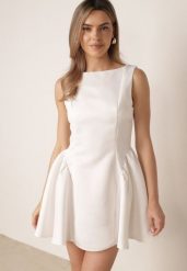 Biała Elegancka Sukienka o Rozkloszowanym Kroju Bez Rękawów Eupene. Białe sukienki damskie Born2be, na co dzień, l, bez wzorów, eleganckie, bez kołnierzyka, bez ramiączek, mini, dopasowane. Za 199.99 zł.