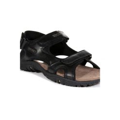 Sandały trekkingowe męskie Regatta Haris. Czarne buty zimowe męskie Regatta, bez wzorów, bez obcasa, bez zapięcia. W wyprzedaży za 159.99 zł.