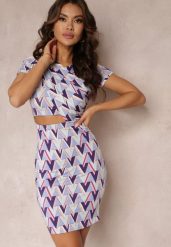 Fioletowa Sukienka Dopasowana z Wycięciem w Geometryczny Print Larai. Fioletowe sukienki damskie Renee, l, bez wzorów, bez kołnierzyka, bez ramiączek, mini, dopasowane. Za 99.99 zł.