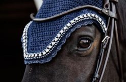 Czapka dla konia Kentucky Wellington big stone & pearl. Niebieskie czapki damskie KENTUCKY HORSEWEAR, bez wzorów. Za 459.00 zł.