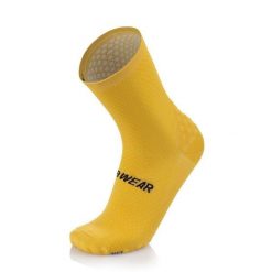 Skarpetki Mb Wear Comfort H15. Żółte skarpety męskie MB WEAR, bez wzorów, z materiału. Za 113.00 zł.