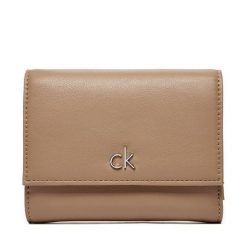Portfel Calvin Klein. Brązowe portfele damskie Calvin Klein. Za 159.99 zł.