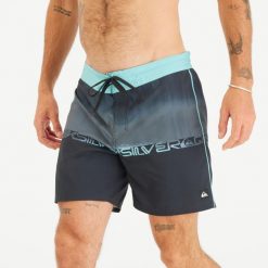 Spodenki surfingowe męskie Quiksilver 16" Half Jam Wordblock. Czarne szorty męskie Quiksilver, bez wzorów, z poliesteru, sportowe. Za 179.99 zł.