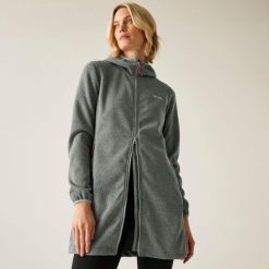 Bluza turystyczna damska Bloomfield. Fioletowe bluzy damskie Regatta, bez wzorów, z poliesteru, sportowe, bez ramiączek, bez kaptura. W wyprzedaży za 199.99 zł.