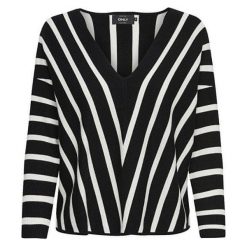 ONLY Damski sweter AYA 7/8 z dekoltem w szpic Knt Black (rozmiar S). Czarne swetry nierozpinane damskie ONLY, s, bez wzorów, z materiału, bez kołnierzyka, bez ramiączek. W wyprzedaży za 94.00 zł.