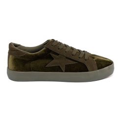 Seastar Ciemnozielone trampki damskie z gwiazdką. Trampki i tenisówki damskie bez wzorów, bez zapięcia. Za 73.16 zł.