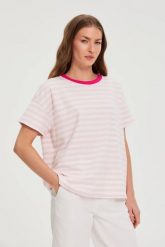 Bluza oversize w paski różowa. Czerwone bluzy damskie MOODO, l, bez wzorów, z bawełny, bez ramiączek, bez kaptura. Za 79.99 zł.