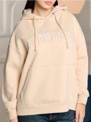 Bluza z haftowanym napisem - kremowy. Białe bluzy damskie Sinsay, l, bez wzorów, bez ramiączek, bez kaptura. W wyprzedaży za 33.99 zł.