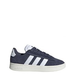 Buty Grand Court Alpha. Białe buty zimowe męskie Adidas, bez wzorów, ze skóry, bez obcasa, bez zapięcia. Za 249.99 zł.